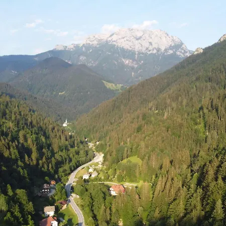 Na Logu - Farm Ambroz Gregorc Bivanje na kmetiji *